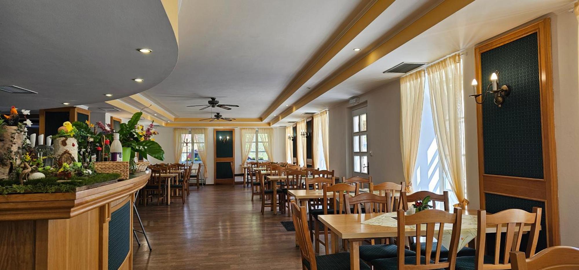 Zamecky Hotel 레드니체 외부 사진